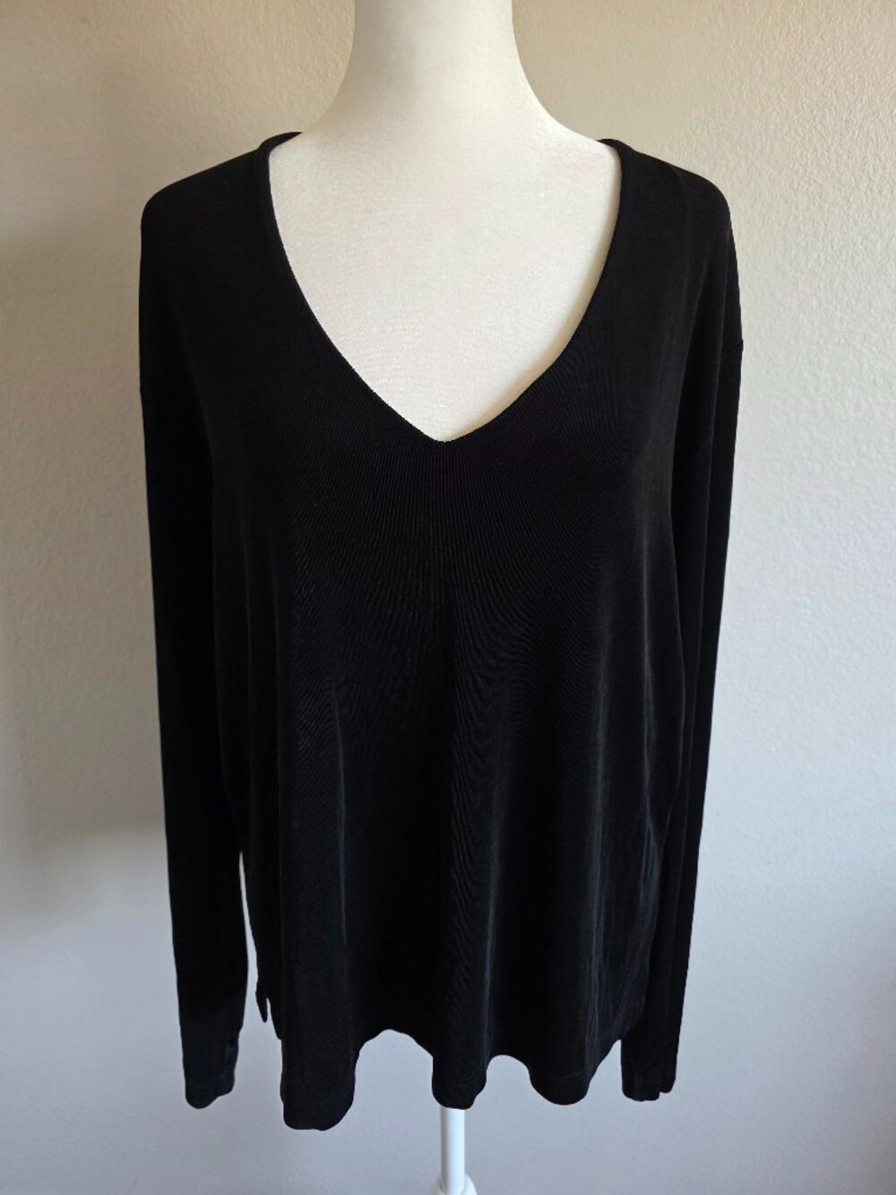 Chico's XL Travelers Top Deep V-Neck Long Sleeve Black Stretch Size 3 Vintage
